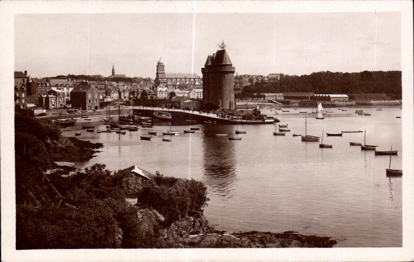 CPA Saint Servan Le Port St Pere et la Tour Solidor