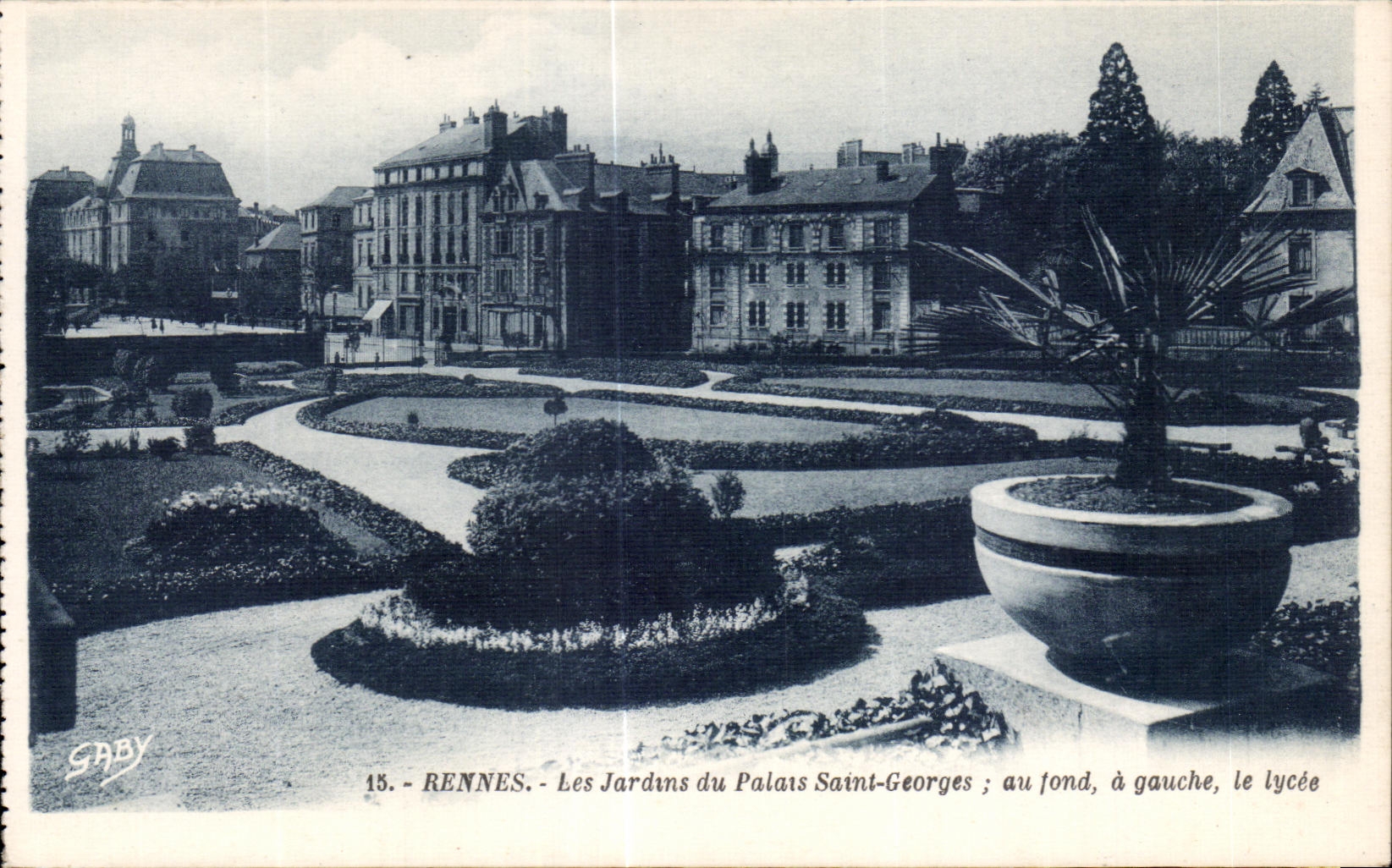 CPA Saint Servan Les Jardins du Palais Saint Georges du Jond d Gauche Le Lycee