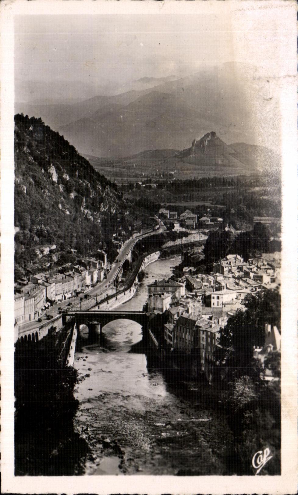 CPA Foix Vallee de I Ariege vue du Rocher St Sauveur