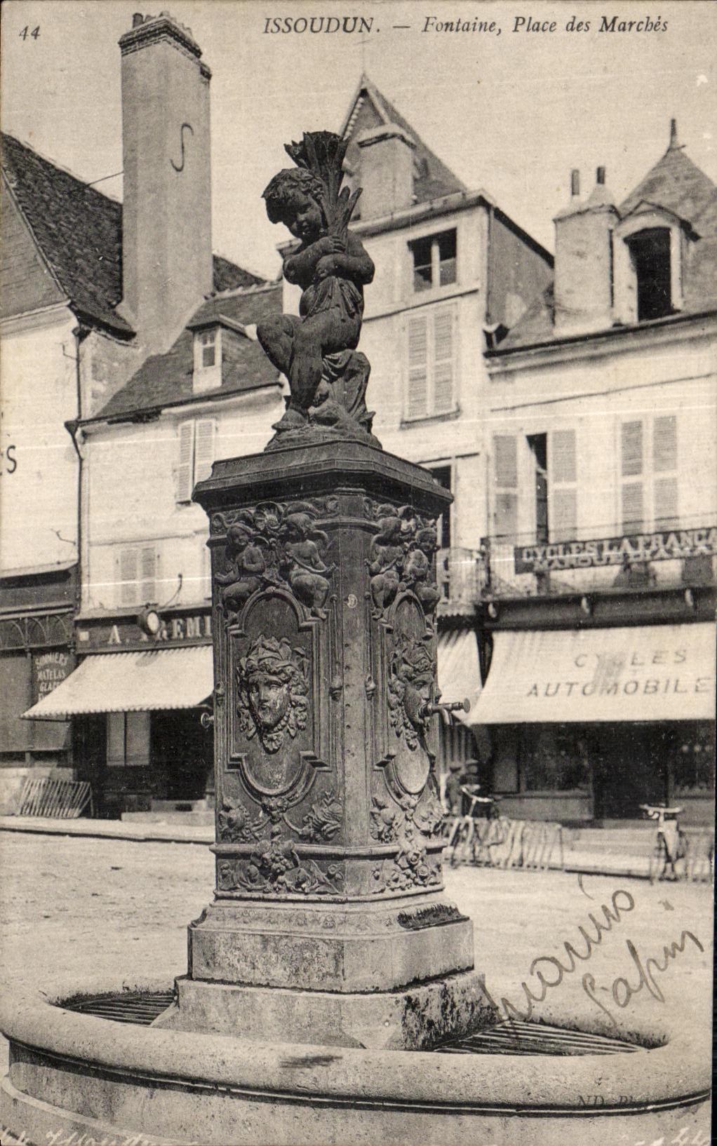 CPA Issoudun Fontaine Place des Marcbes
