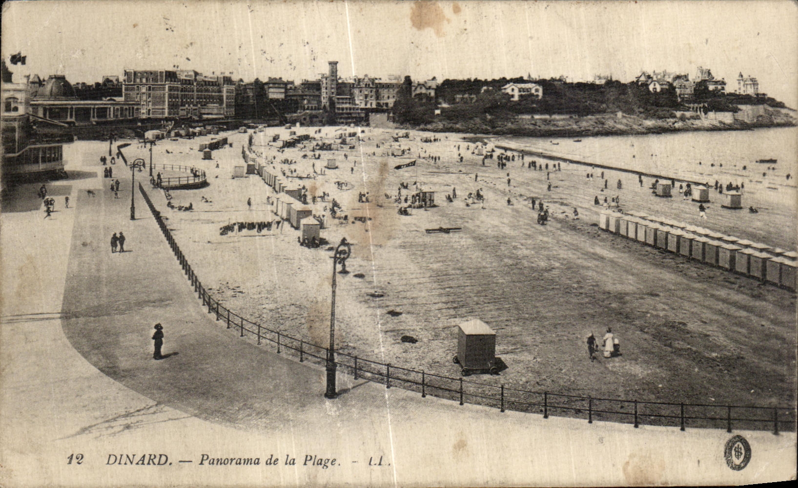 CPA Dinard Panorama de la Plage