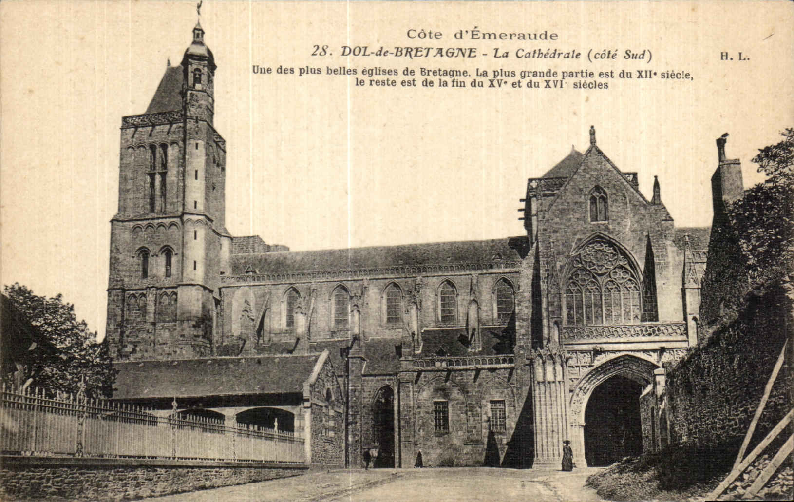 CPA Dimensions Emeraude Fraud of Brittany the Cathedral One of the pines beautiful
