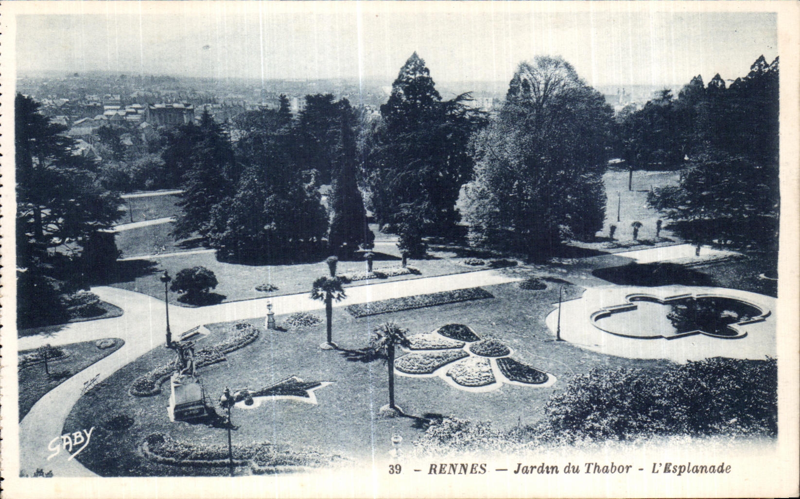 CPA Rennes Jardin du Thabor L Esplanade