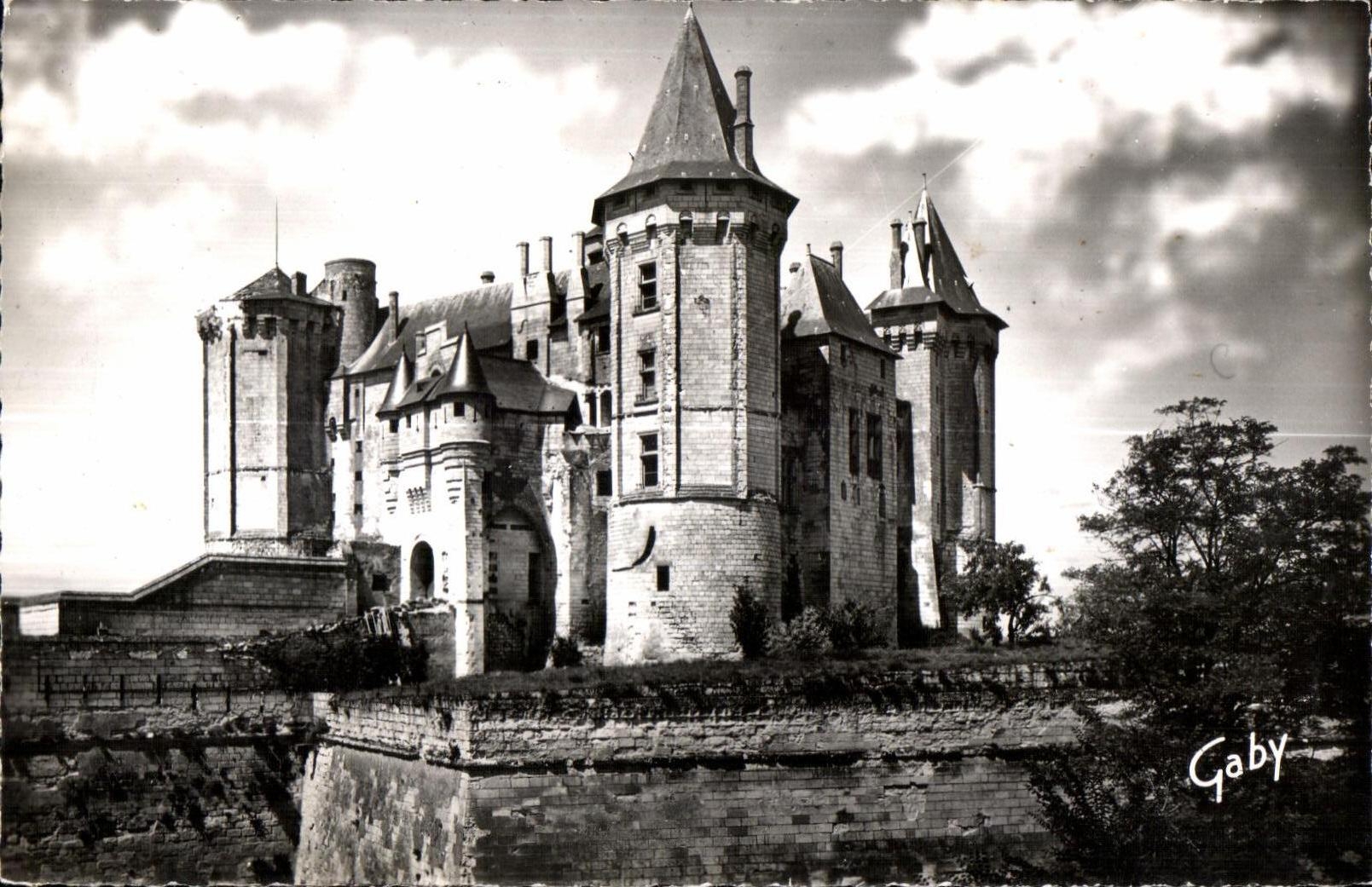 CPA Saumur Le Chateau Facade Sud -Est