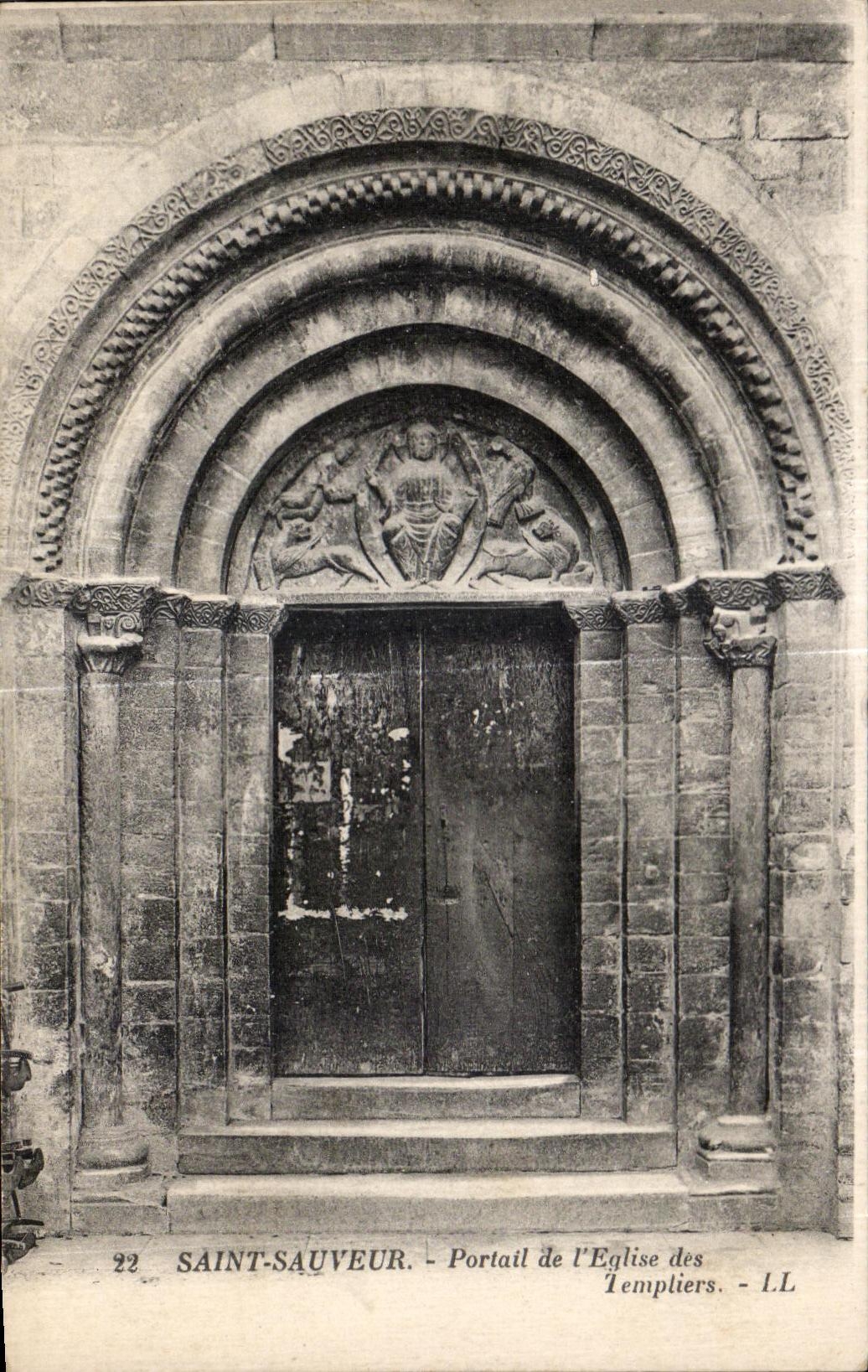 CPA Saint Sauveur Portail de l Eglise des Templiers