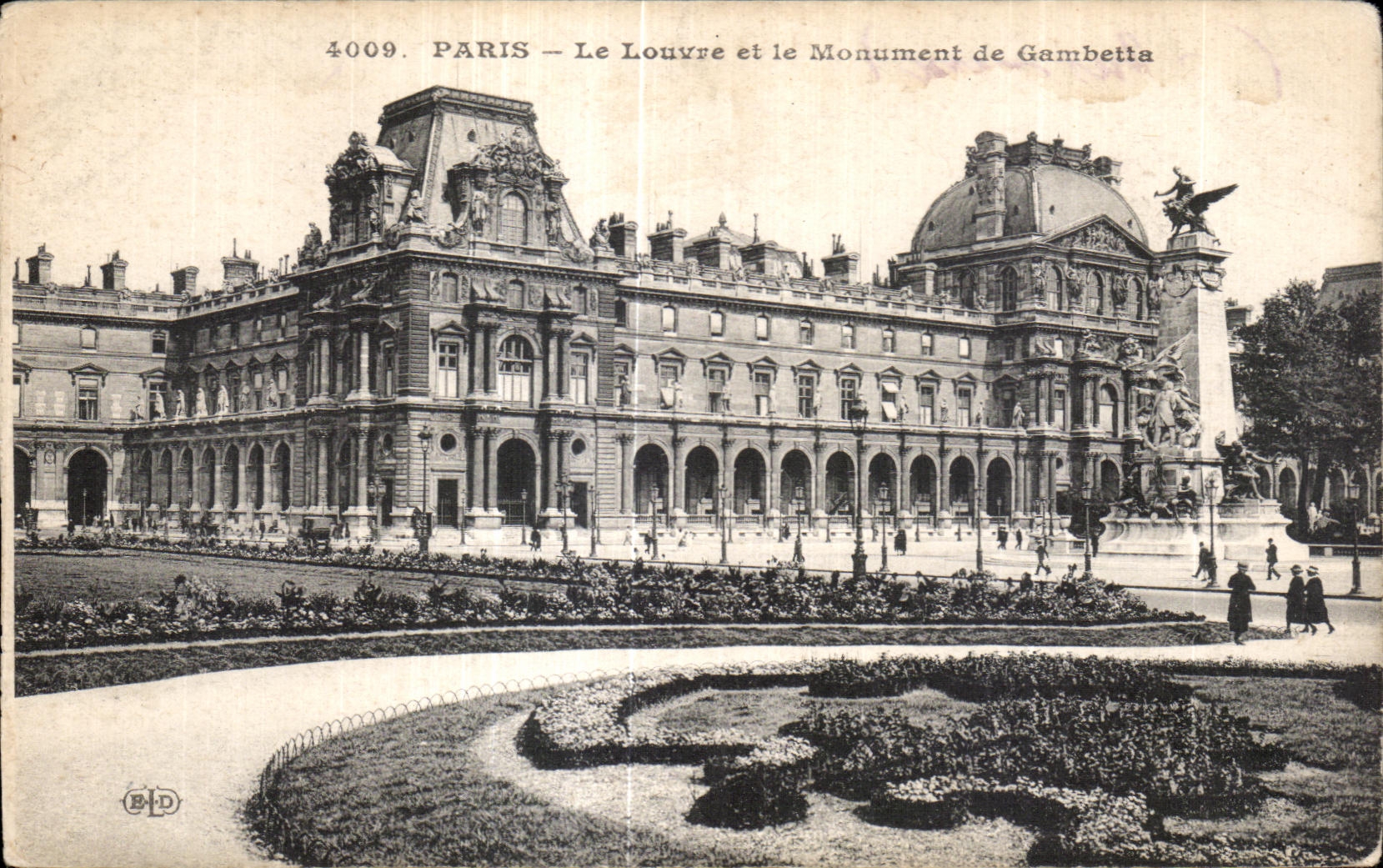 CPA Paris la lumbrera y el monumento de Gambetta