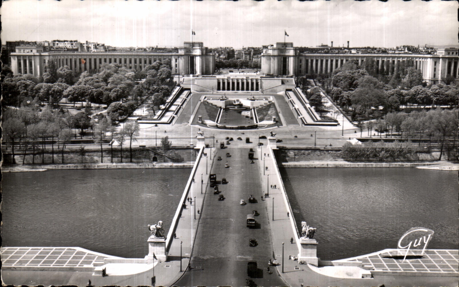 CPA Paris En Ses Merveilles Le Pont D lena et le Palais de Chaillot