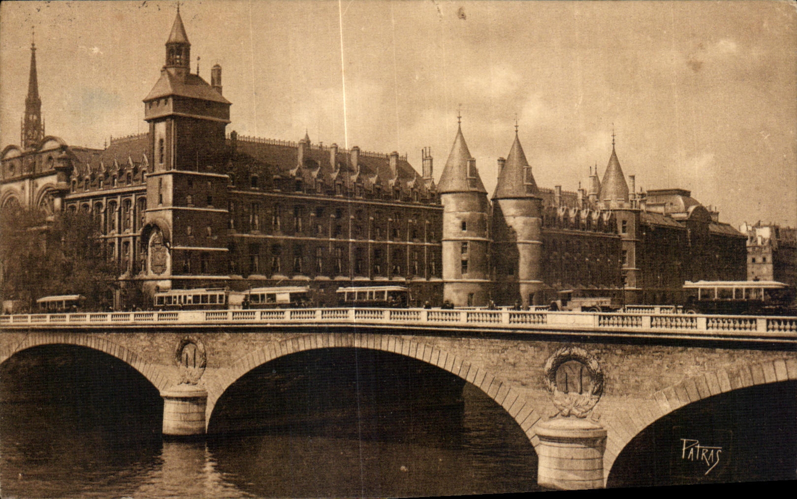 CPA Paris Law courts the Caretaker's lodge