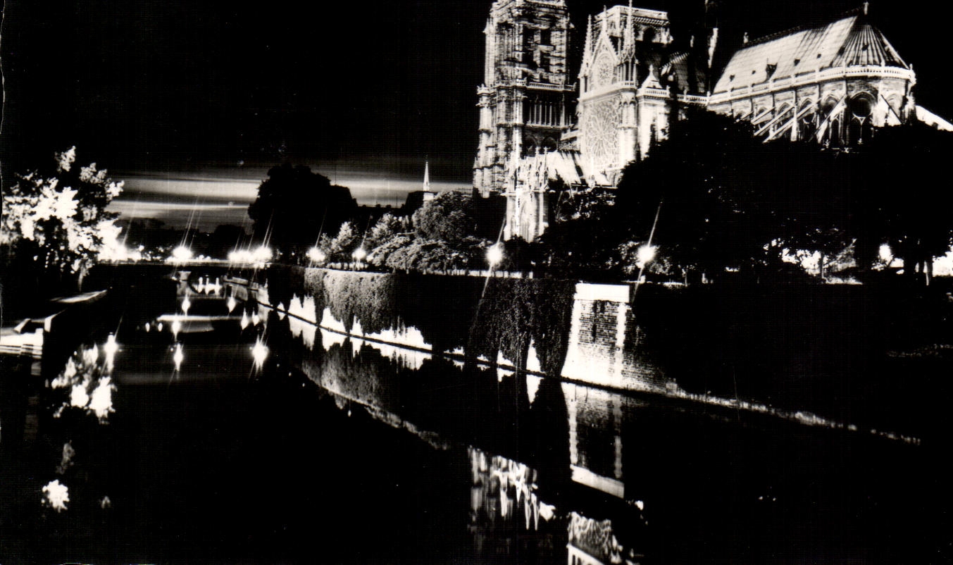 CPA Paris Notre Dame Illuminee