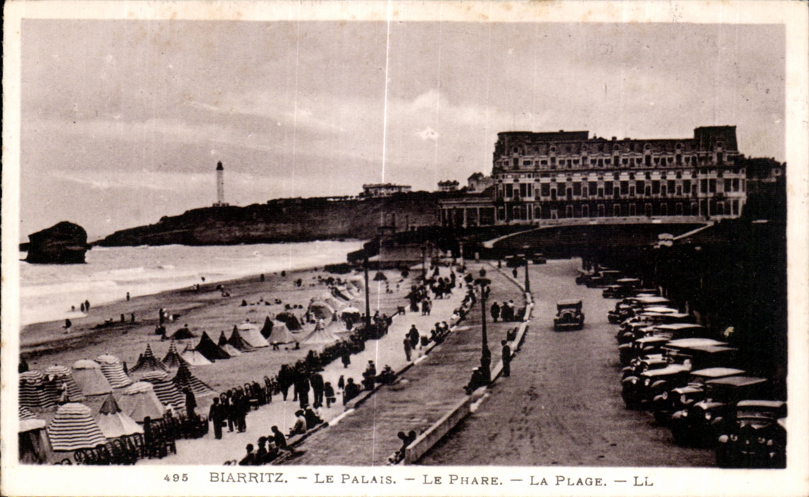 CPA Biarritz Le Palais Le Phare La Plage