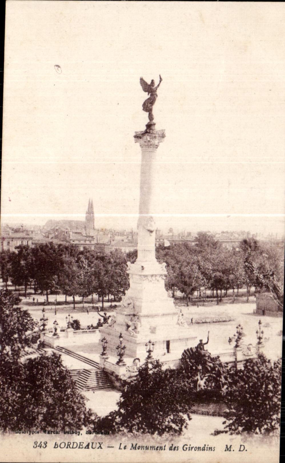 CPA Bordeaux Le Mounment des Girondins