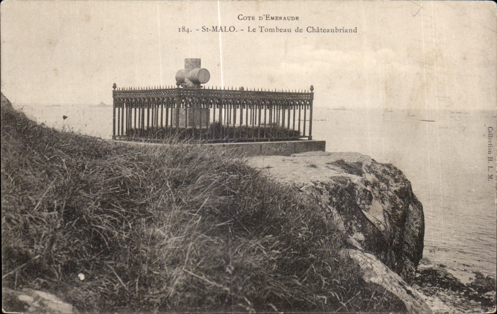 CPA St Malo the Tomb of Chateaubriant