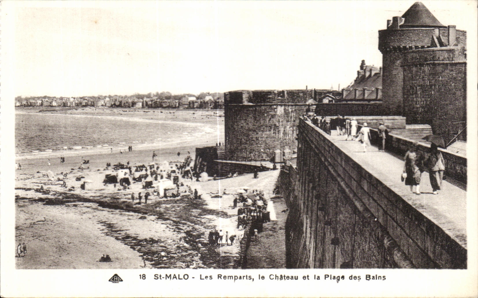 CPA Saint Malo Walls the Castle and the Beach of the Baths