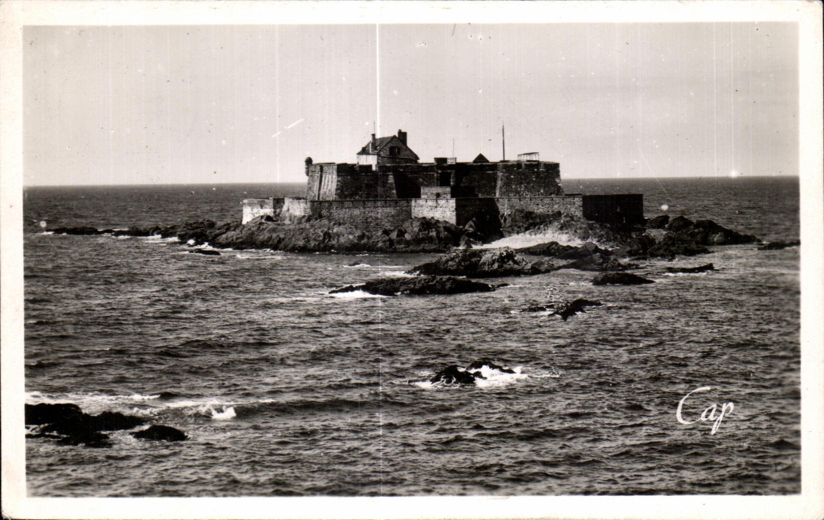 CPA Saint Malo the Fort National one has High tide