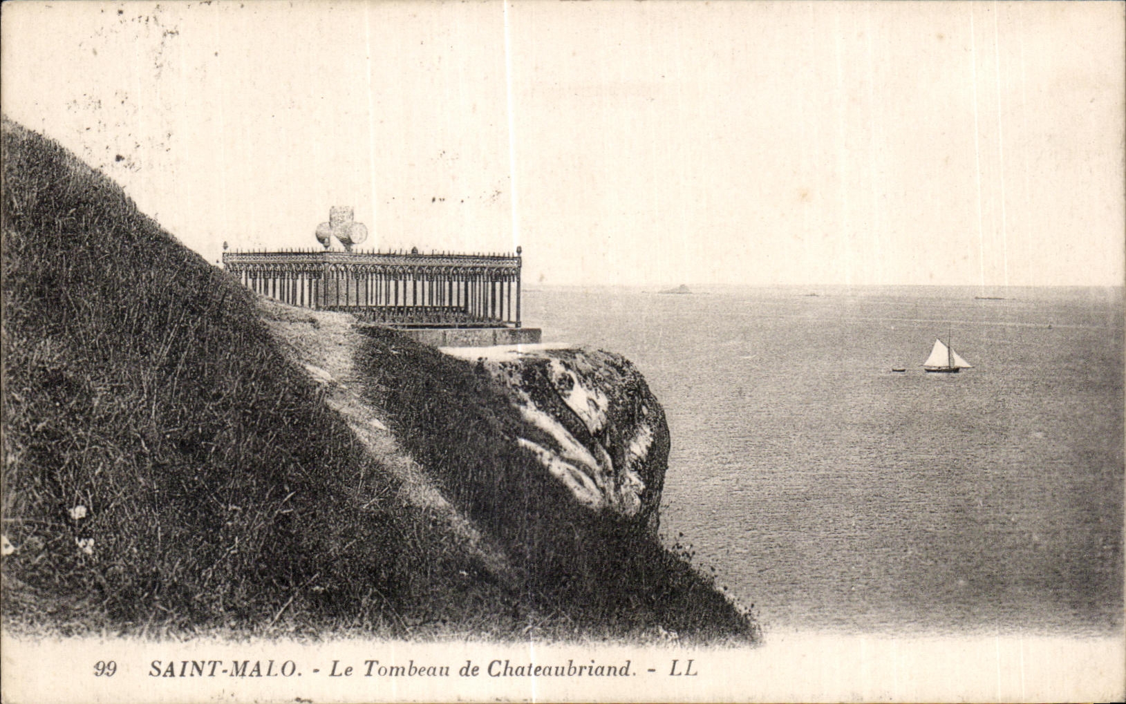 CPA Saint Malo the Tomb of Chateabriand