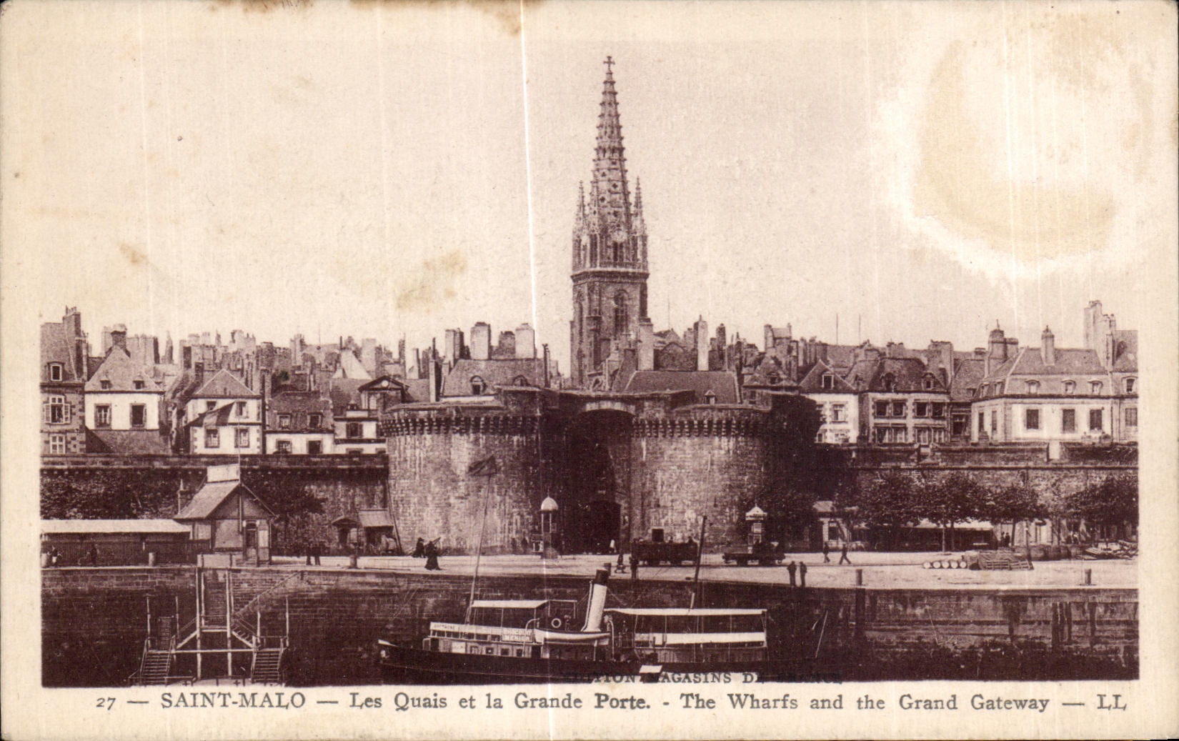Muelles de Malo del santo de CPA y la puerta grande los embarcaderos y el barco grande de la entrada