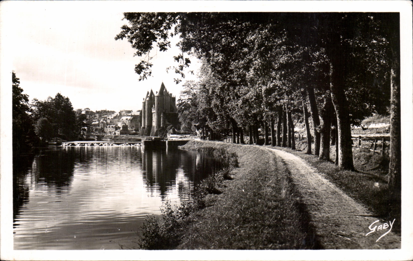 CPA Josselin (Morbihan) el rio la trayectoria de la remolque y el castillo esplendido