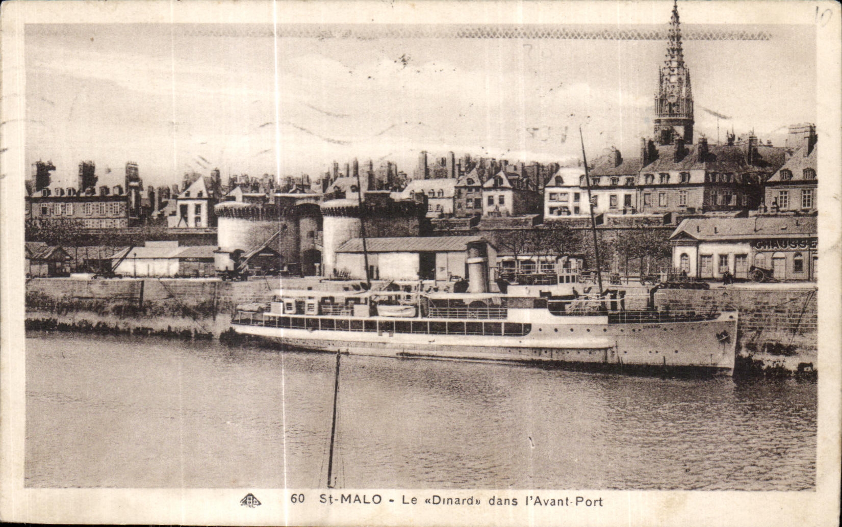 CPA St Malo Le Dinards dans l Avant Port