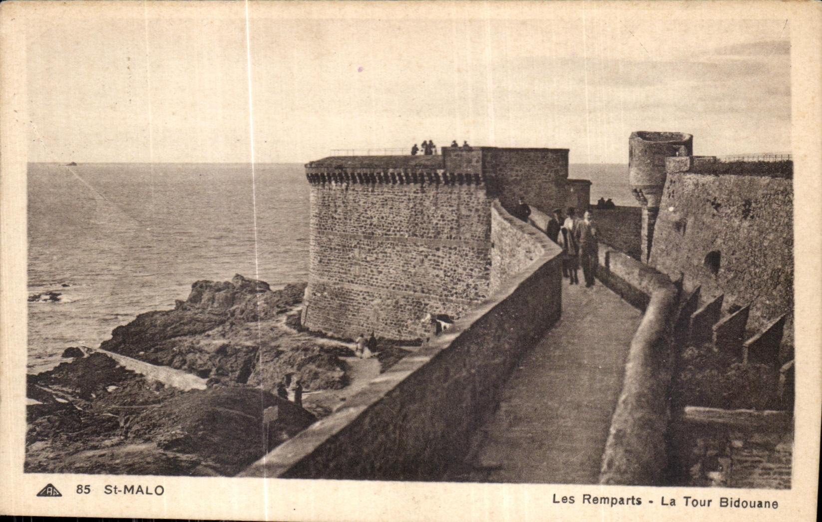 CPA St Malo Les Remparts La Tour Bidouane