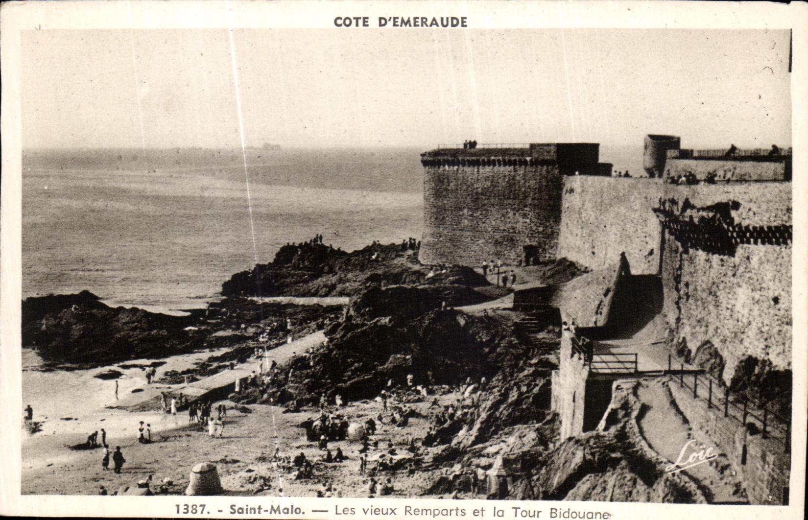 CPA Cote D Emeraude Saint Malo Les vieux Remparts et la Tour Bidouane