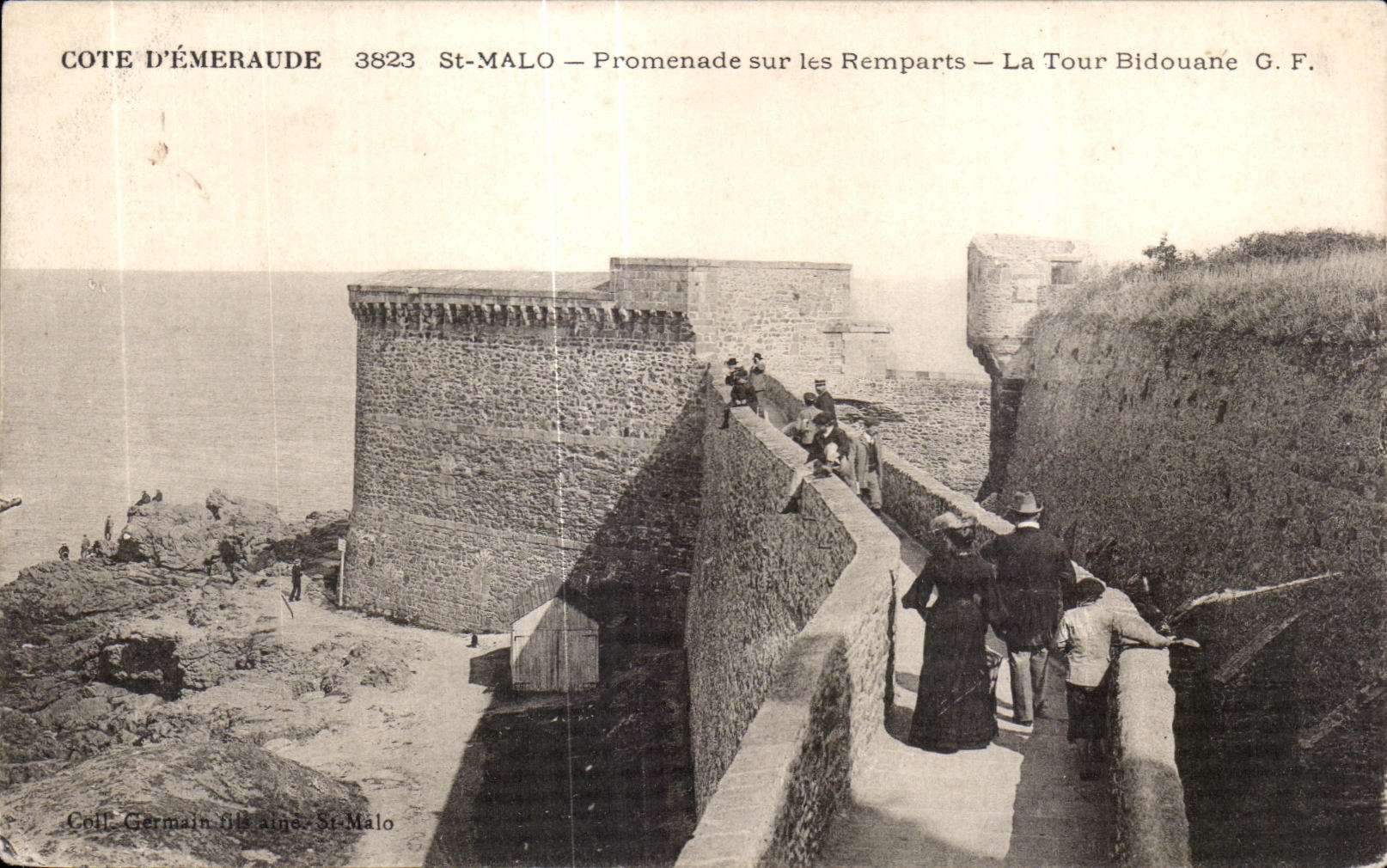 CPA dimensiona la promenade del St Malo de la esmeralda en las paredes la torre de Bidouane