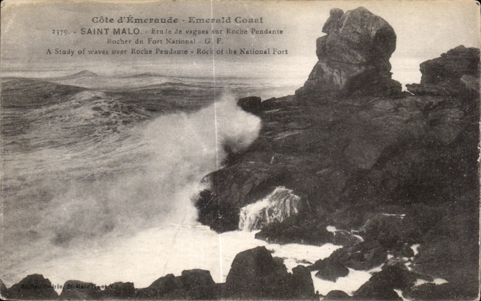 El santo Malo de CPA dimensiona el Etude esmeralda de la costa de Emeraude de la roca de la imprecision y de Pendante