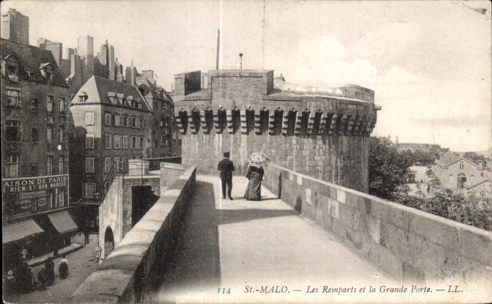 Paredes de Malo del santo de CPA y la puerta grande