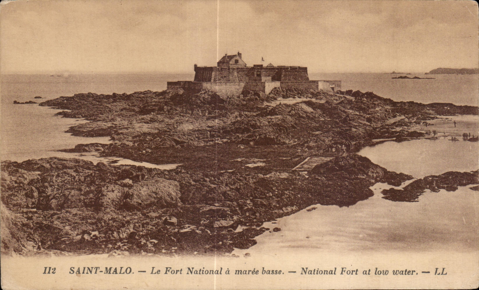 CPA Sant Malo el nacional uno de la fortaleza tiene nacional de la fortaleza de la marea baja en los tocadores bajos