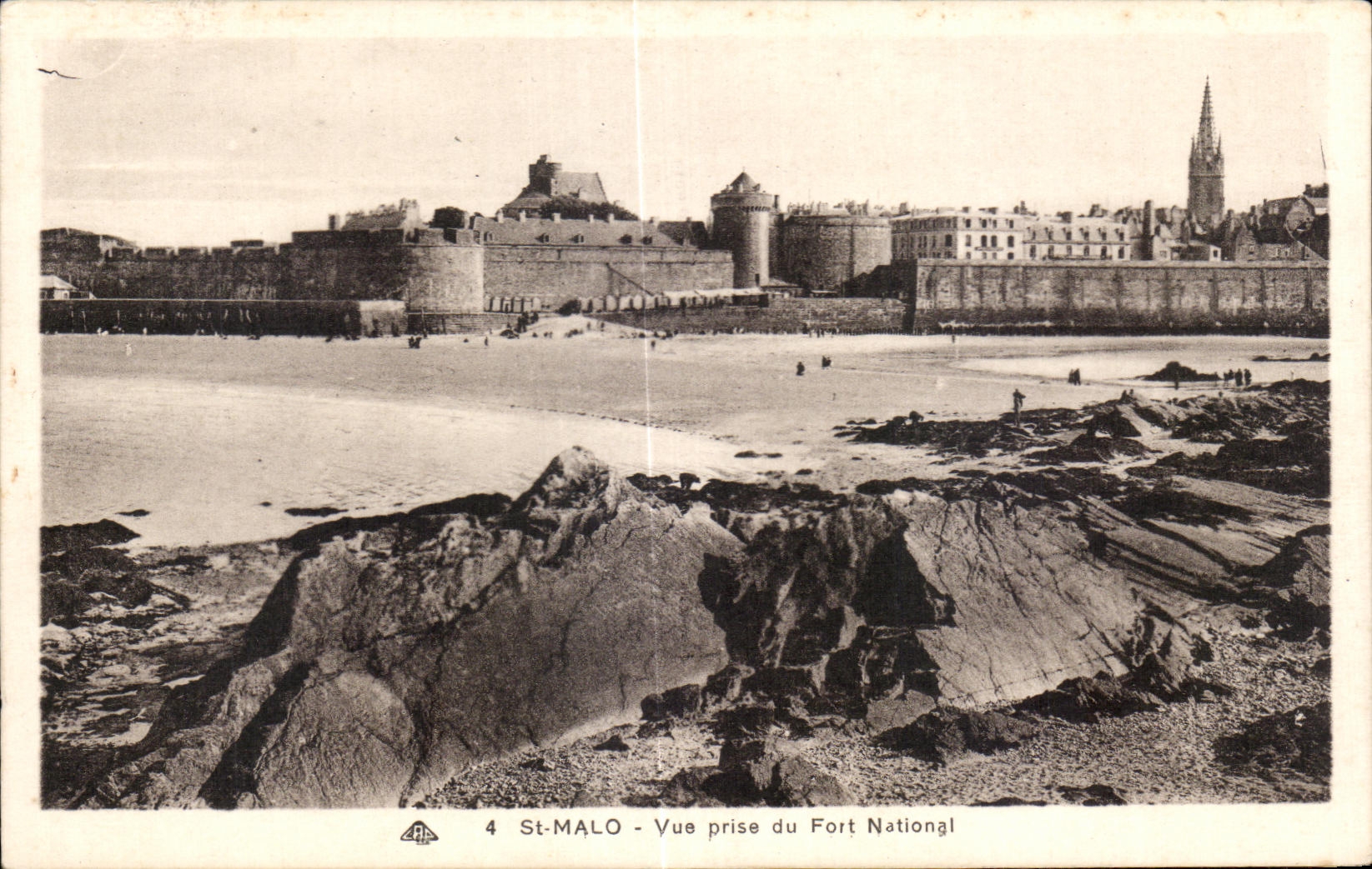 CPA St Malo Vue prise du Fort National