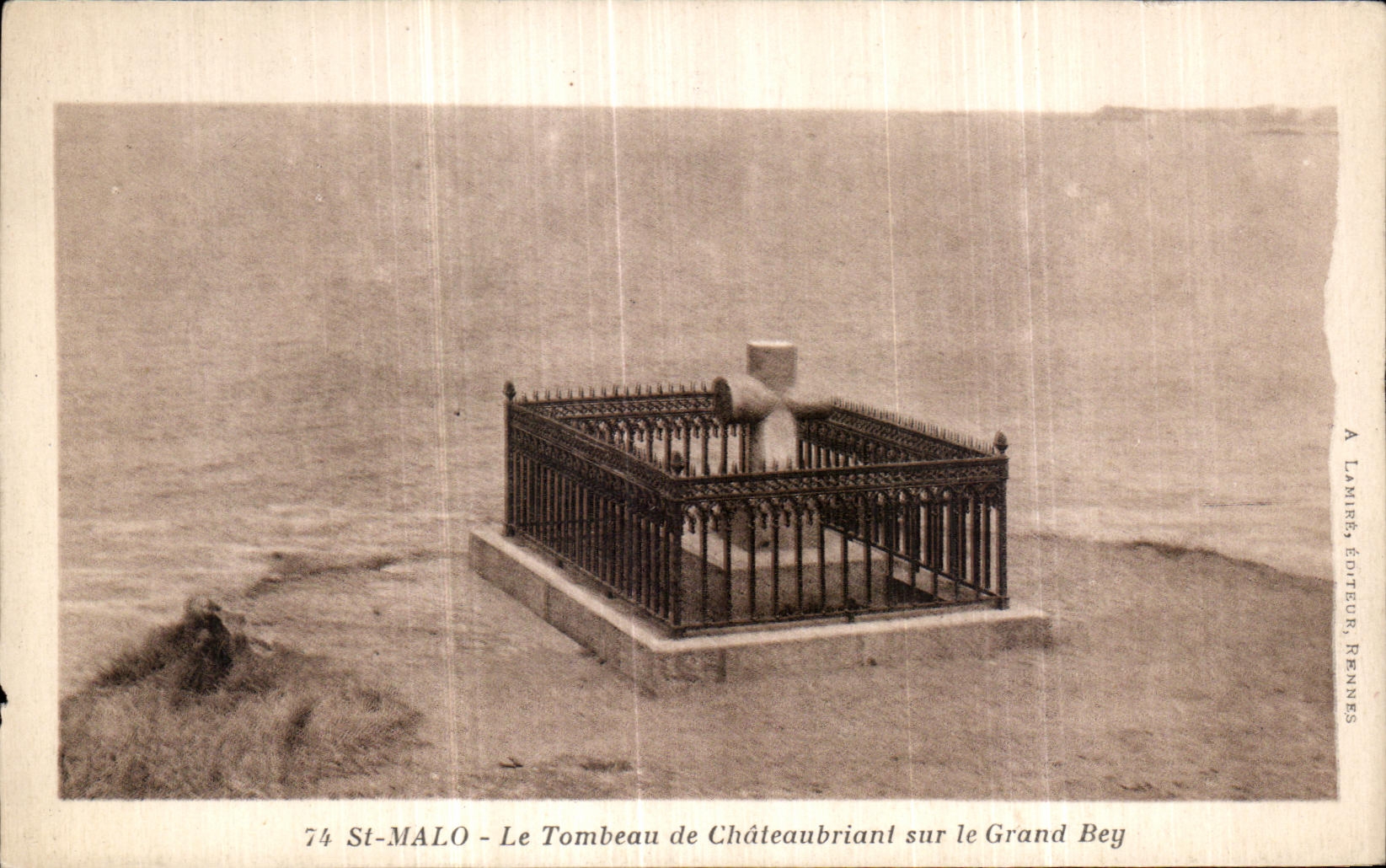 CPA St Malo Le Tombeau de Chateaubriand sur le Grand Bey