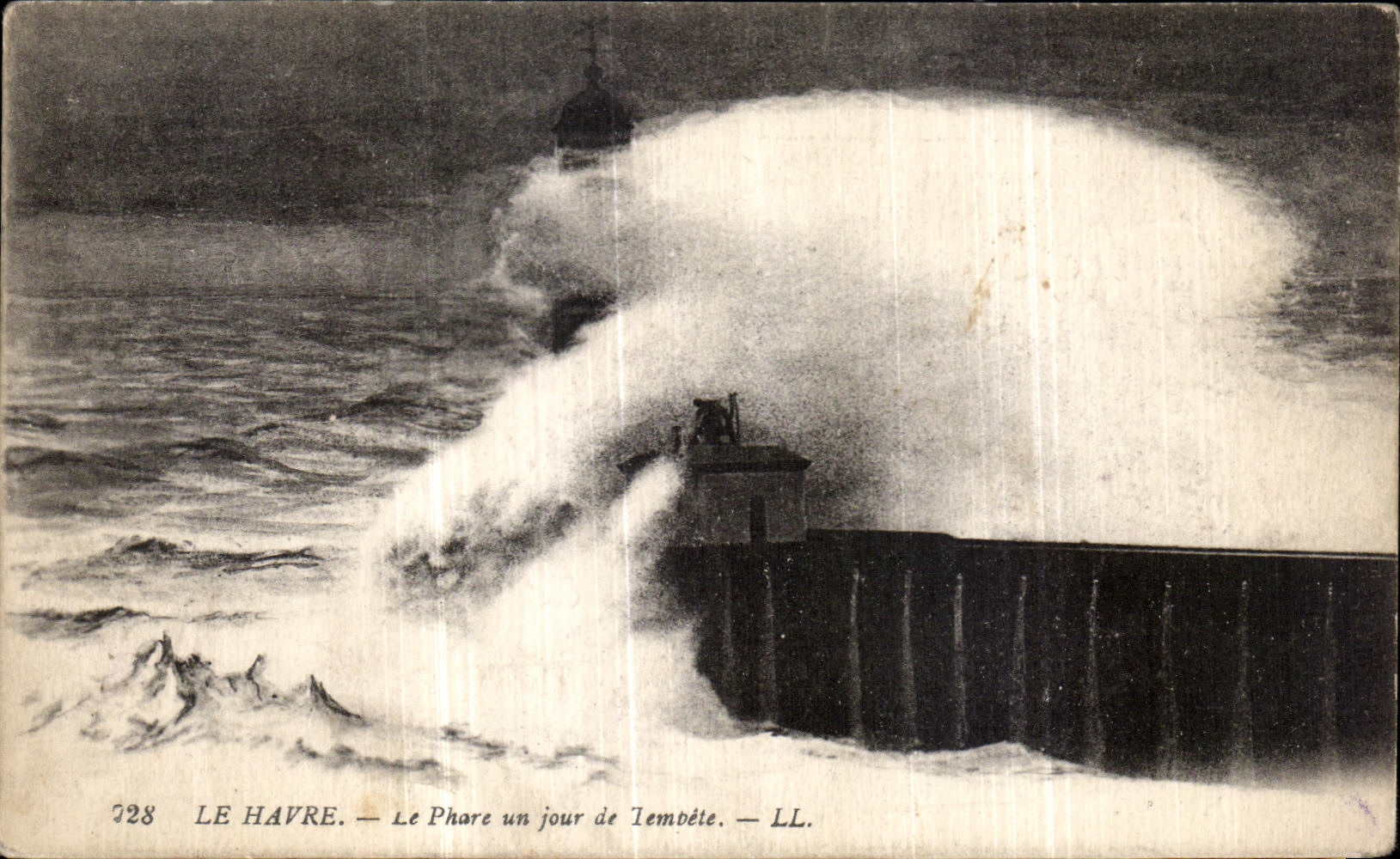 CPA Le Havre Le Phare un Jour de Tempete