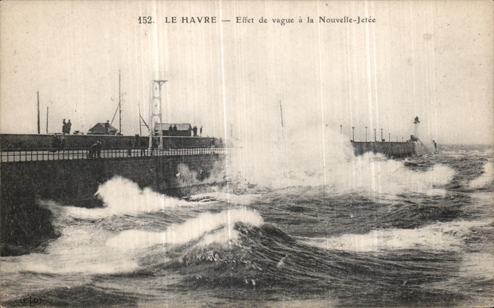 CPA La Havre Effet de Vague a la Nouvelle Jetee