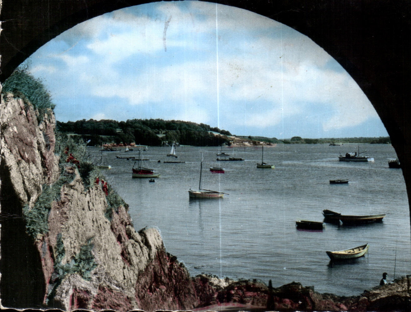 CPA Saint Servan En Bretagne Vue sur l Estuaire de la
