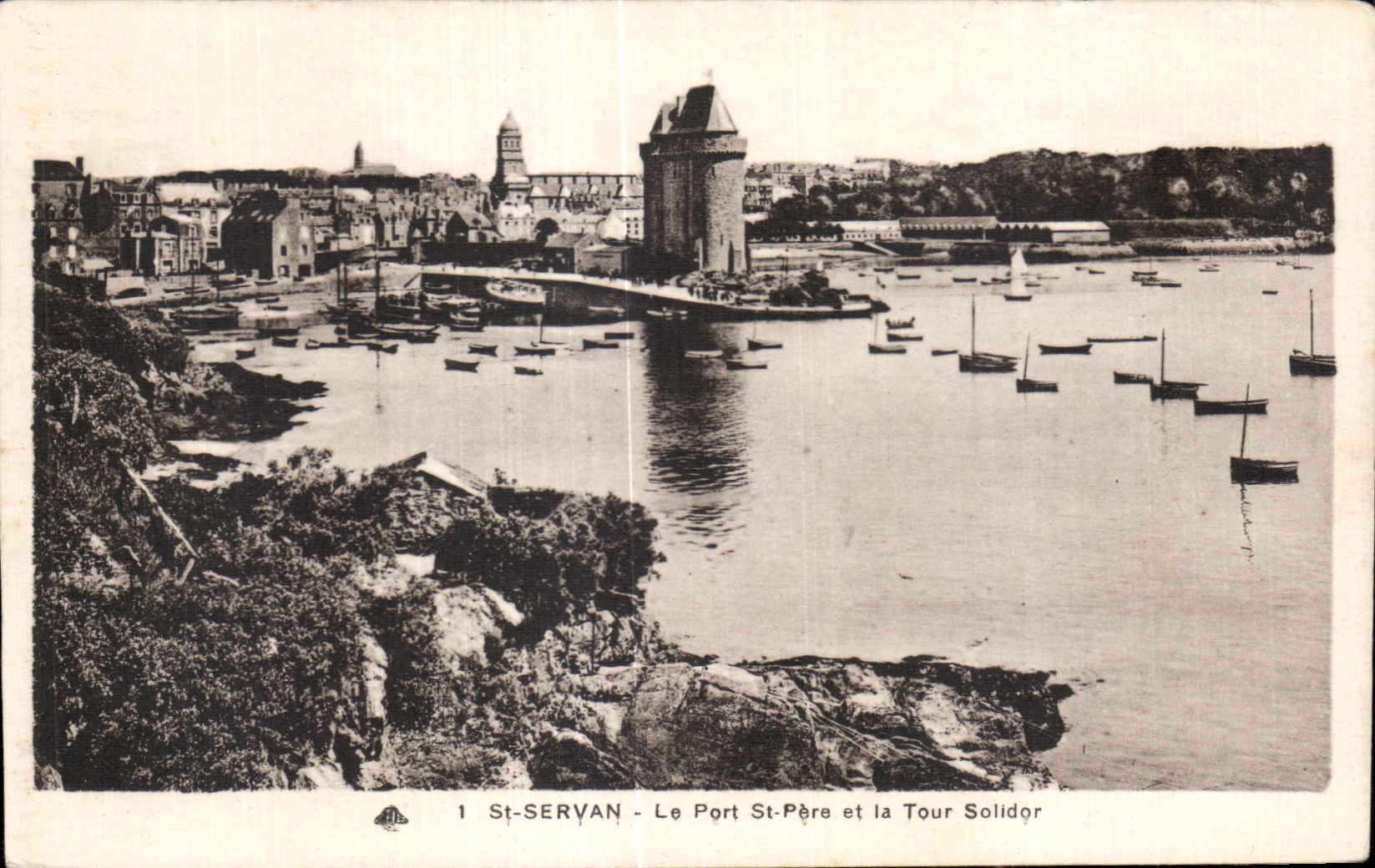 CPA St Servan Le Port St Pere et la Tour Solidor