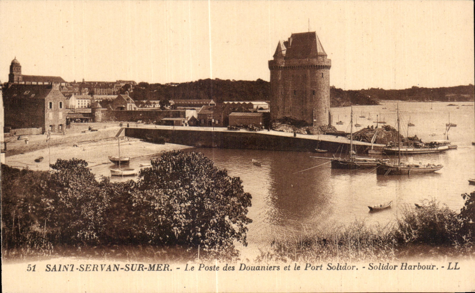 CPA St Servan Sur Mer Le Poste des Douaniers et la Port Solidor Solidor Harbour