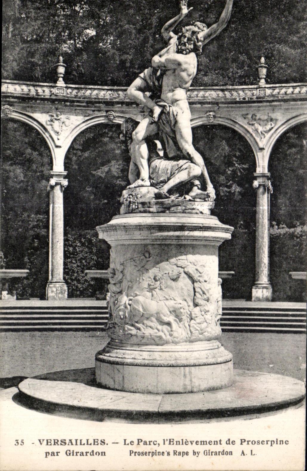 CPA Versailes Le Parc I Enlevement de Proserpine par Girardon Proserpine s Rape by Girardon