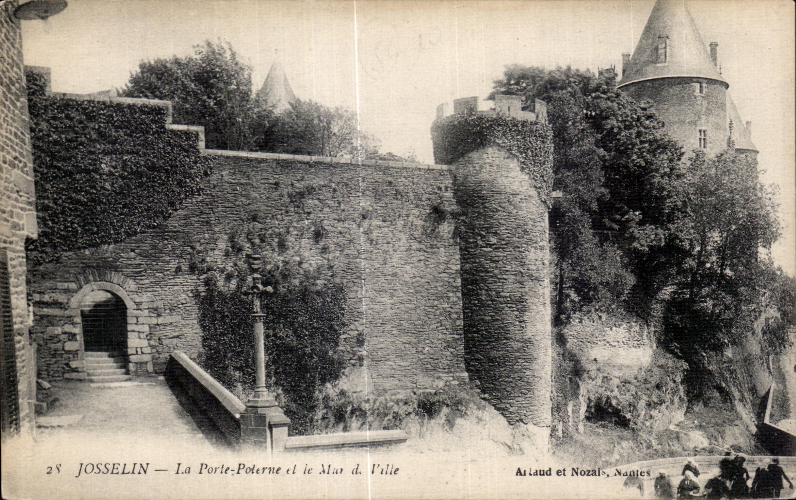 CPA Josselin la puerta Postern y marcha de Ville