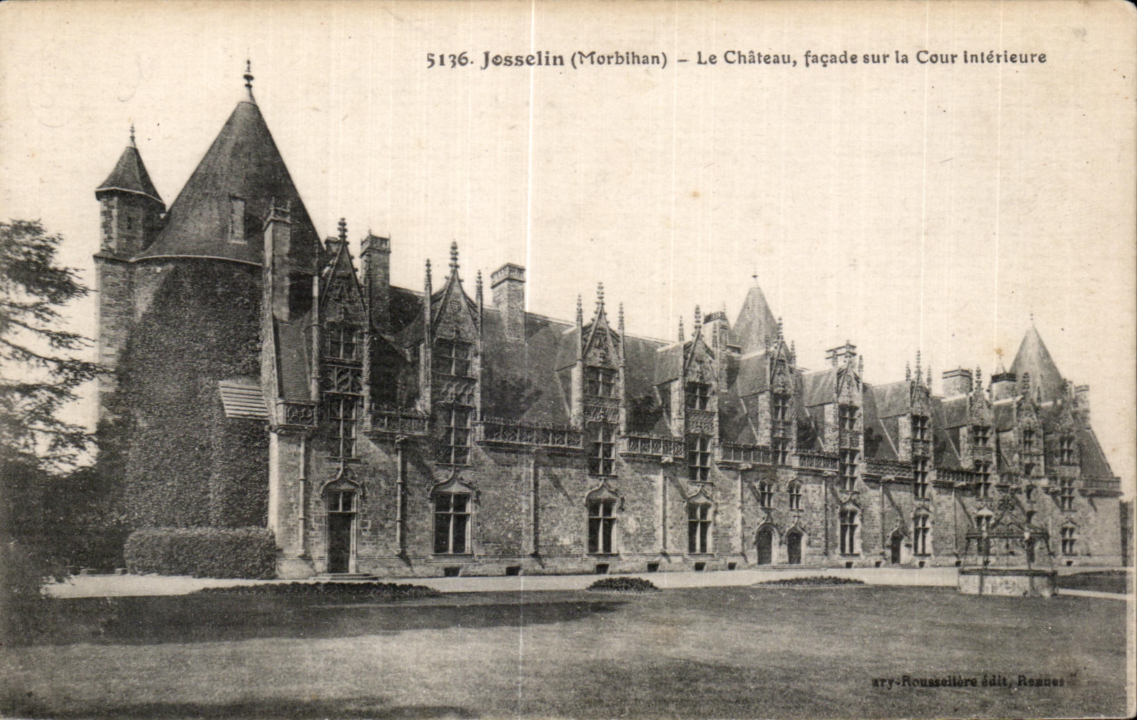 CPA Josselin (Morbihan) el ataque frontal del castillo en la corte interior