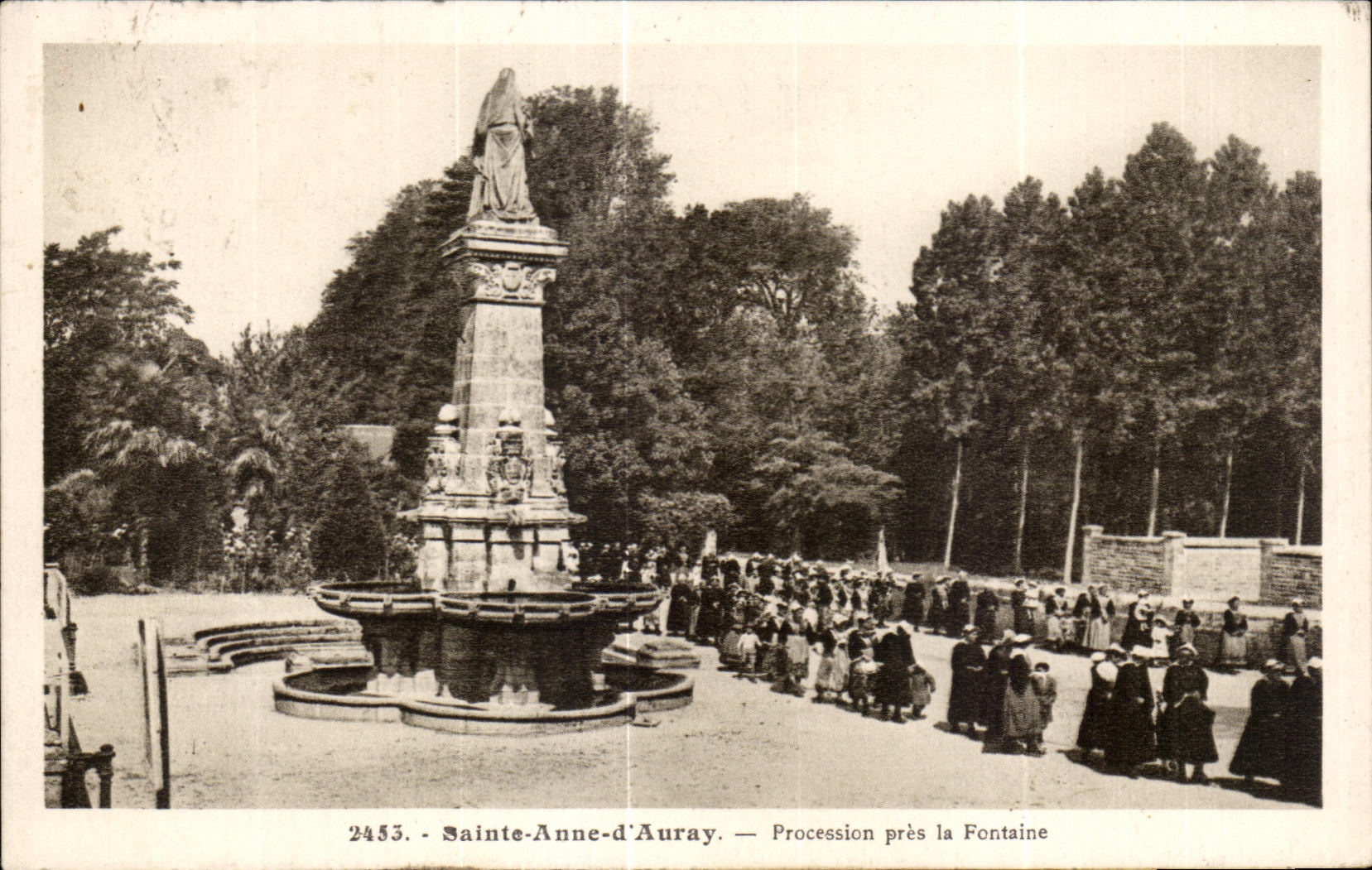 Holy CPA Anne Auray Procession close the Fountain