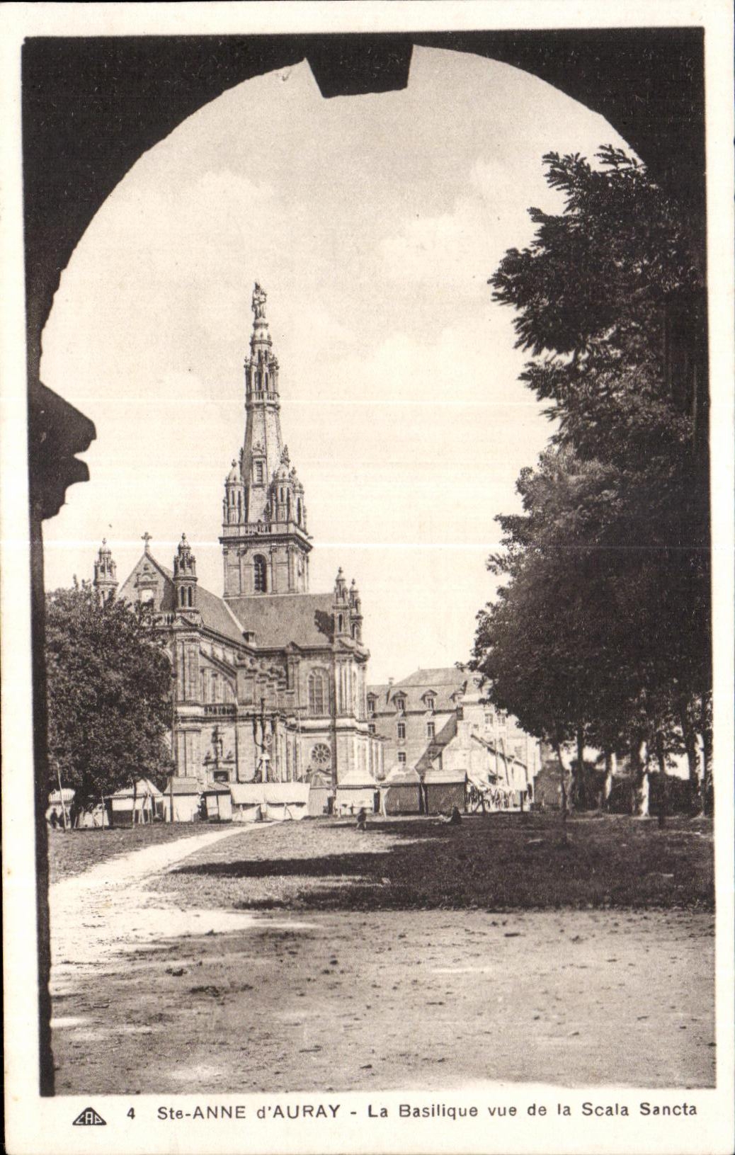 CPA Anne Auray the Basilica seen of Scala Sancta