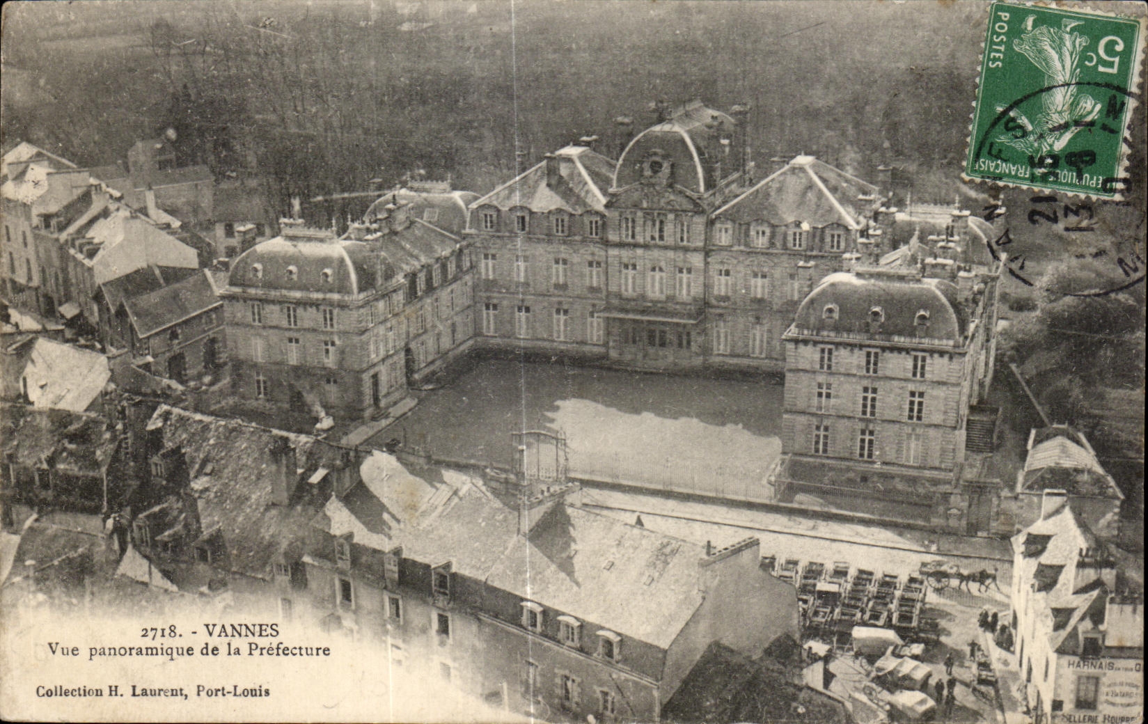 CPA Vannes Vue panoramique de la Prefecture
