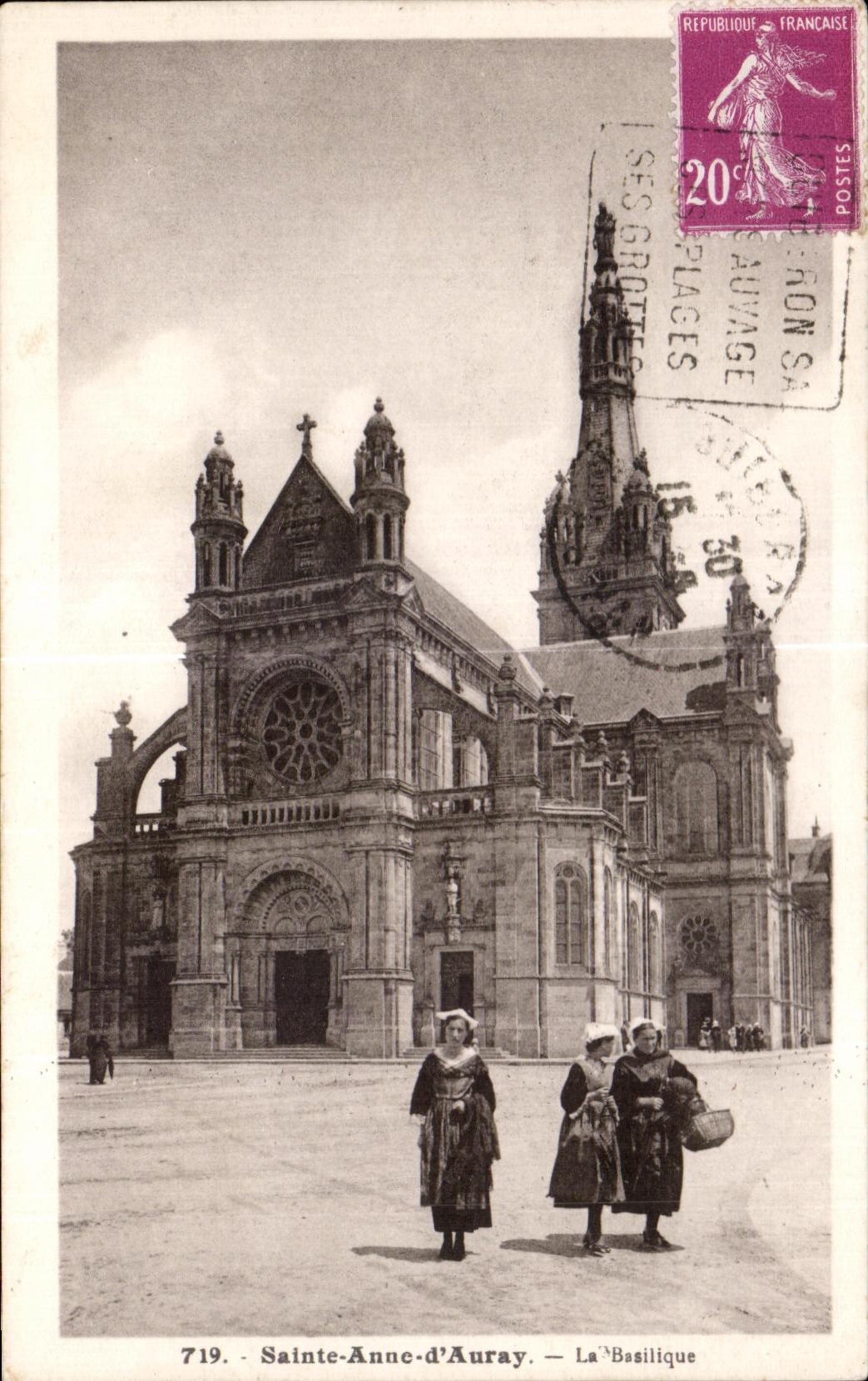 CPA Sainte Anne Auray the Basilica Folklore Costume