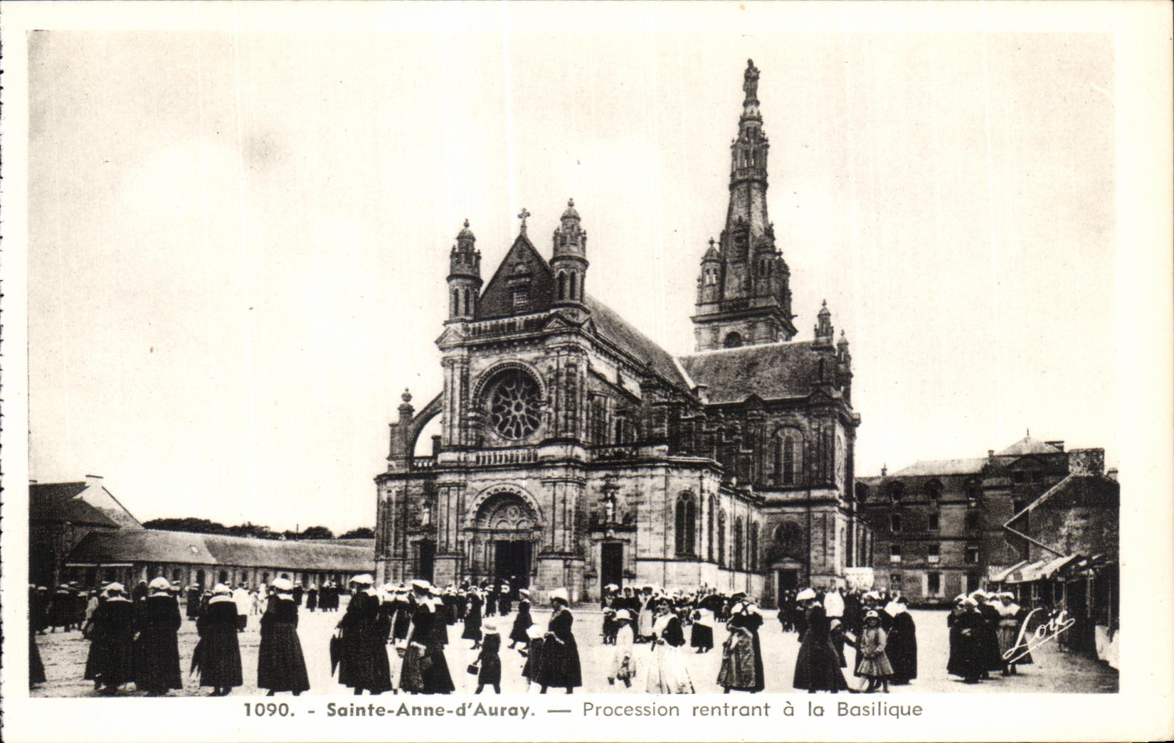 CPA Anne Auray Procession Returning to the Basilica