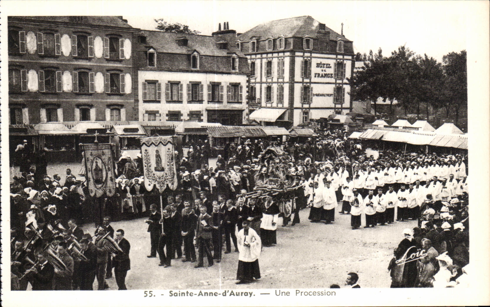 CPA Anne Auray a Procession