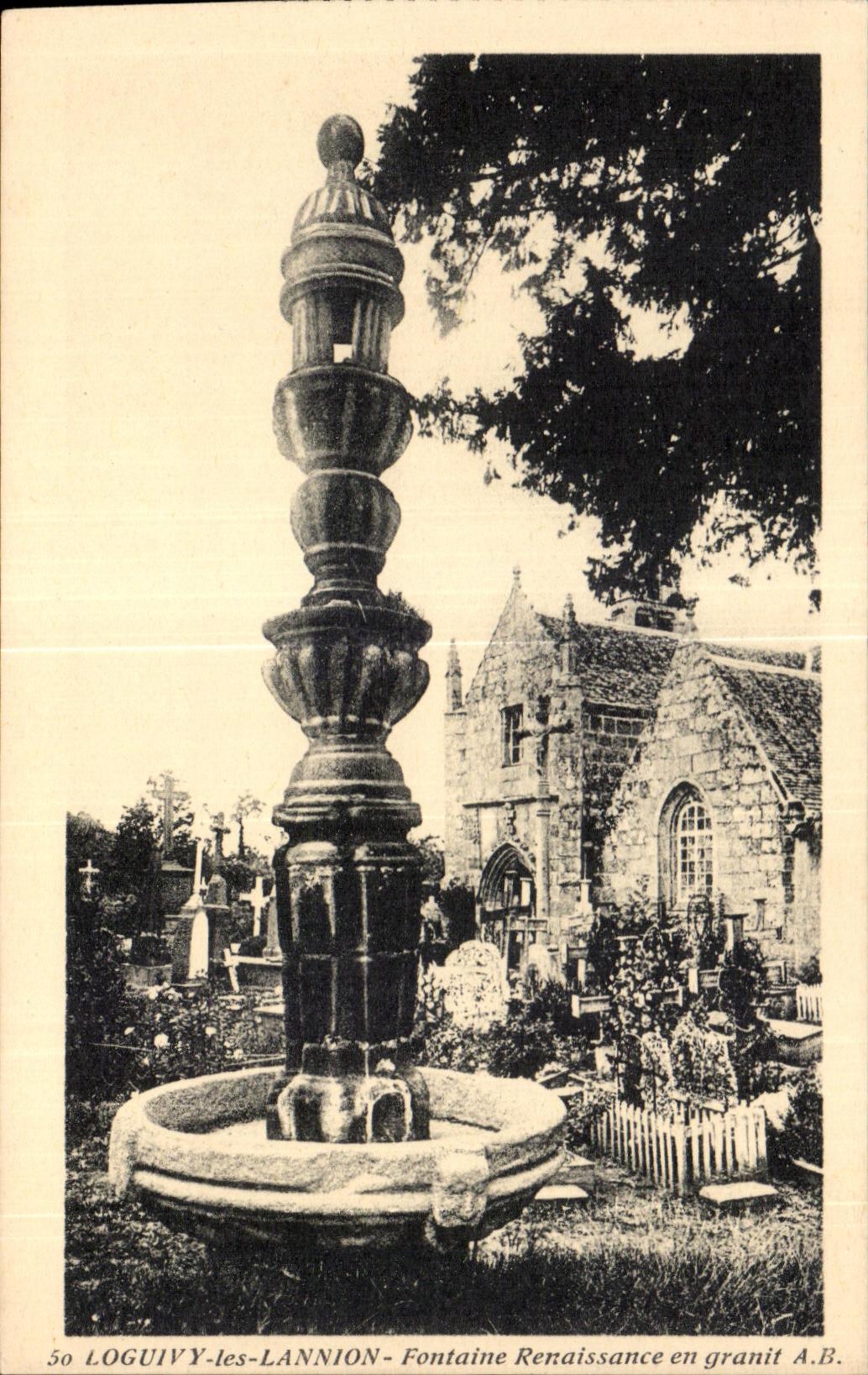 CPA Loguivy Lannion Fountain Renaissance out of Granite