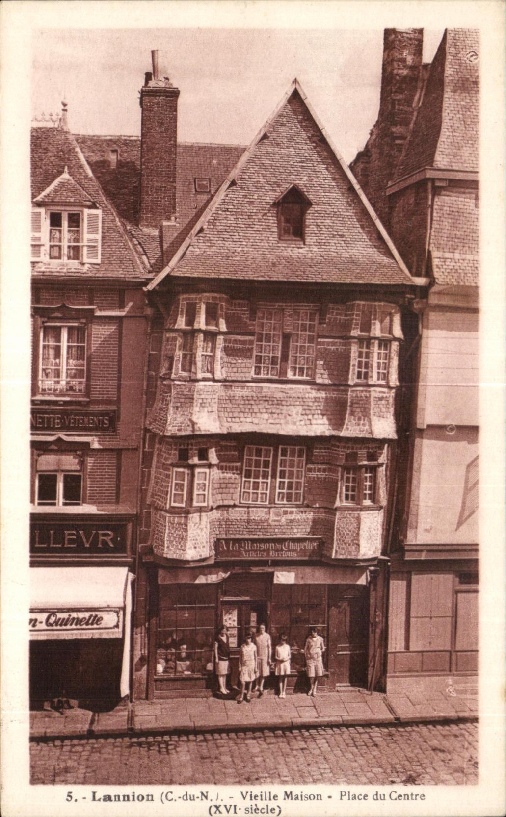 CPA Lannion Vieille House Places Center