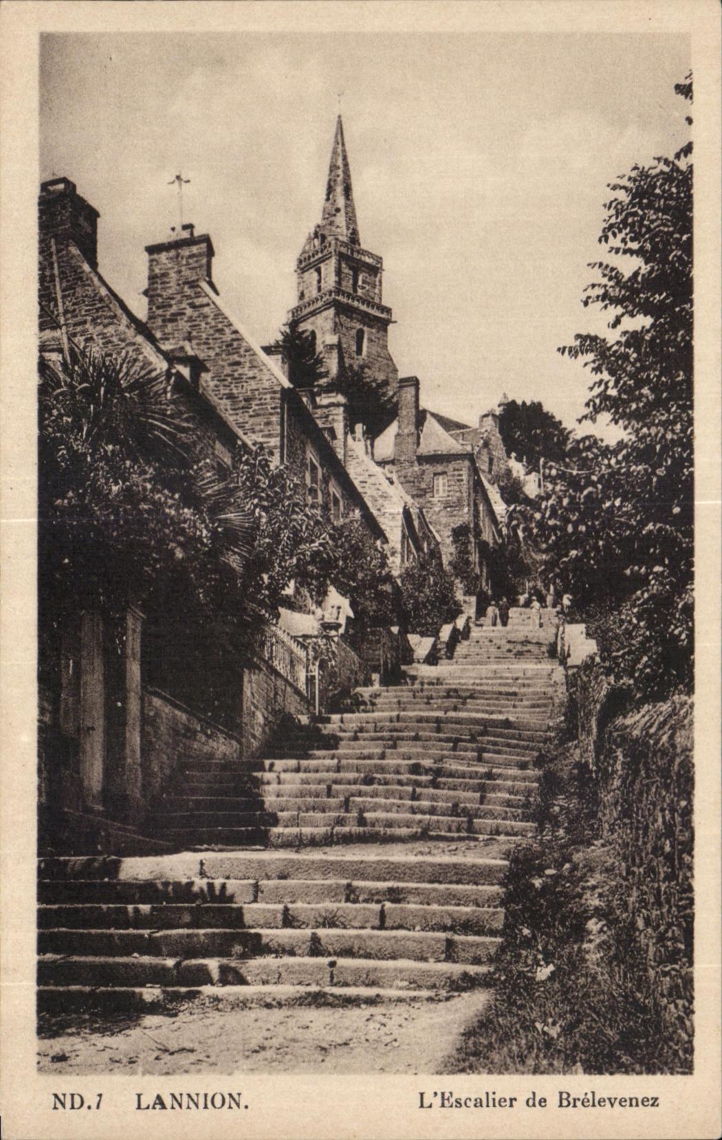 CPA Lannion Staircase of Brelevenez