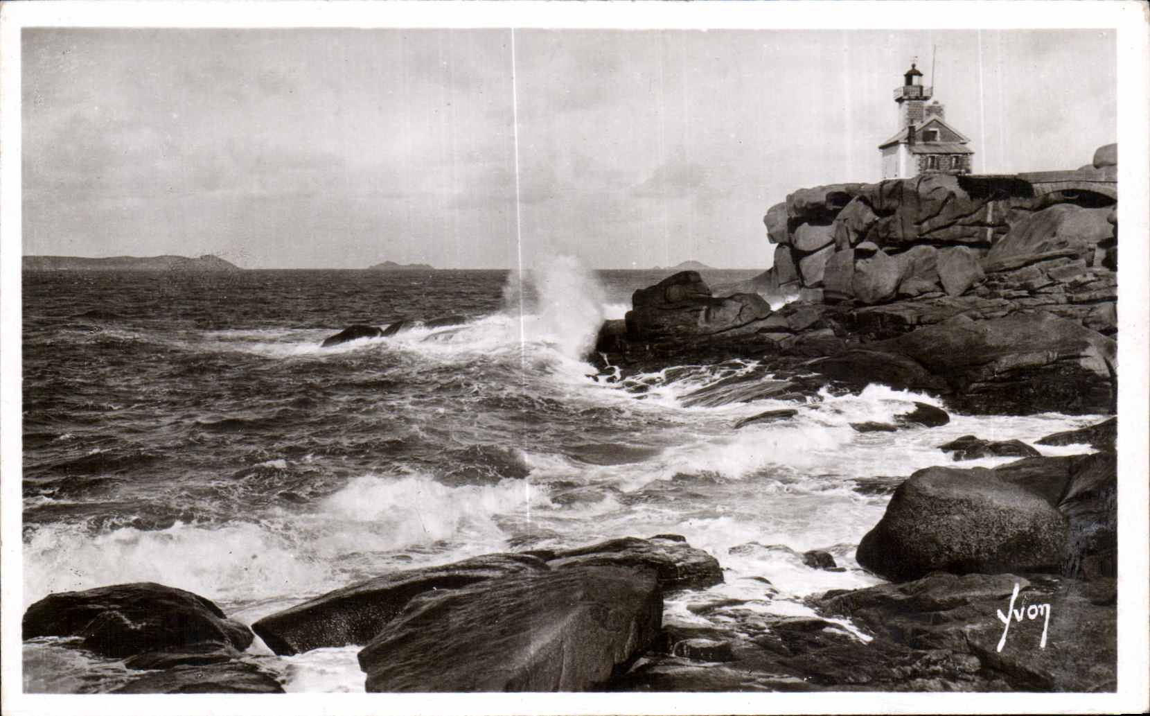 CPA Ploumanac h Les Rochers du Phare