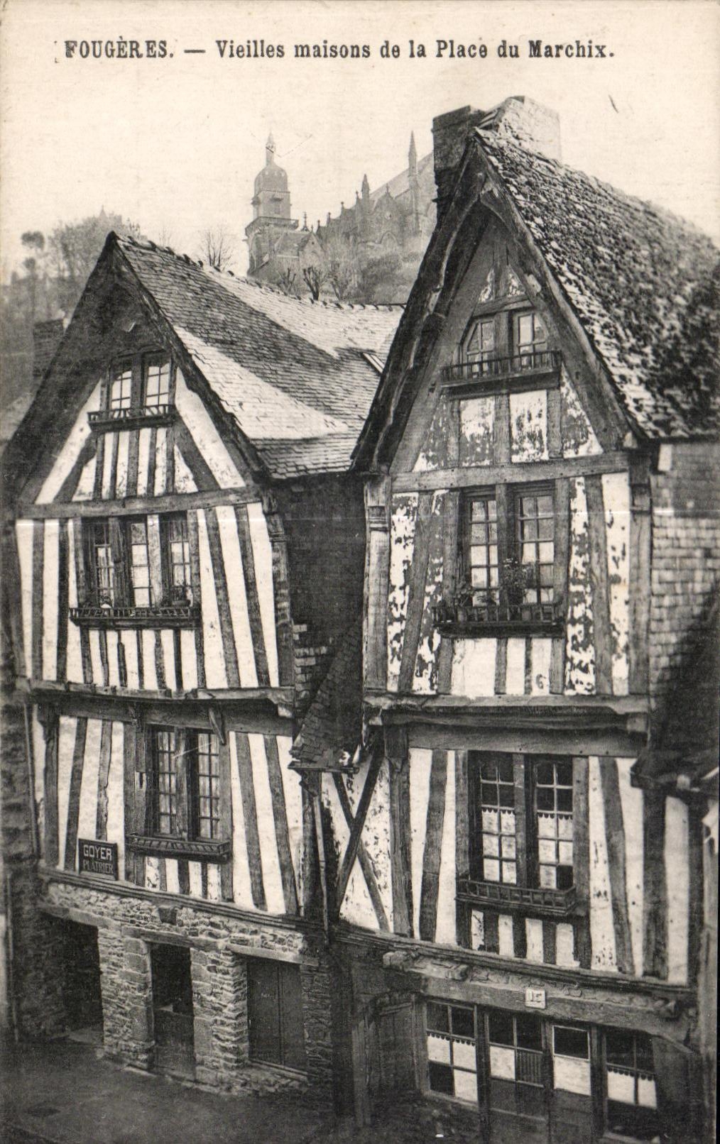 CPA Fougeres Vieilles Maisons de la Place du Marchix