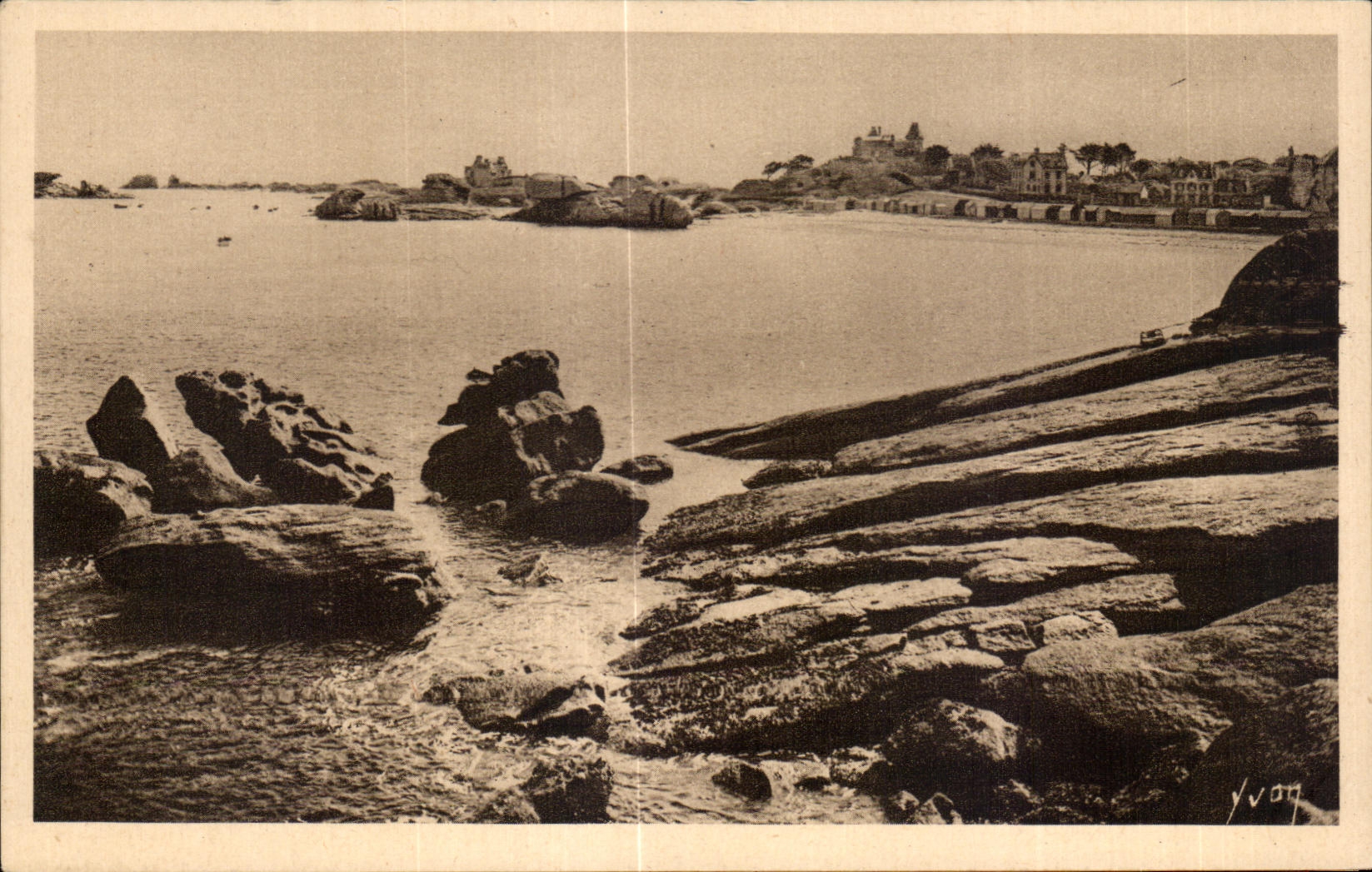 CPA Tregastel Vue Generale de la plage